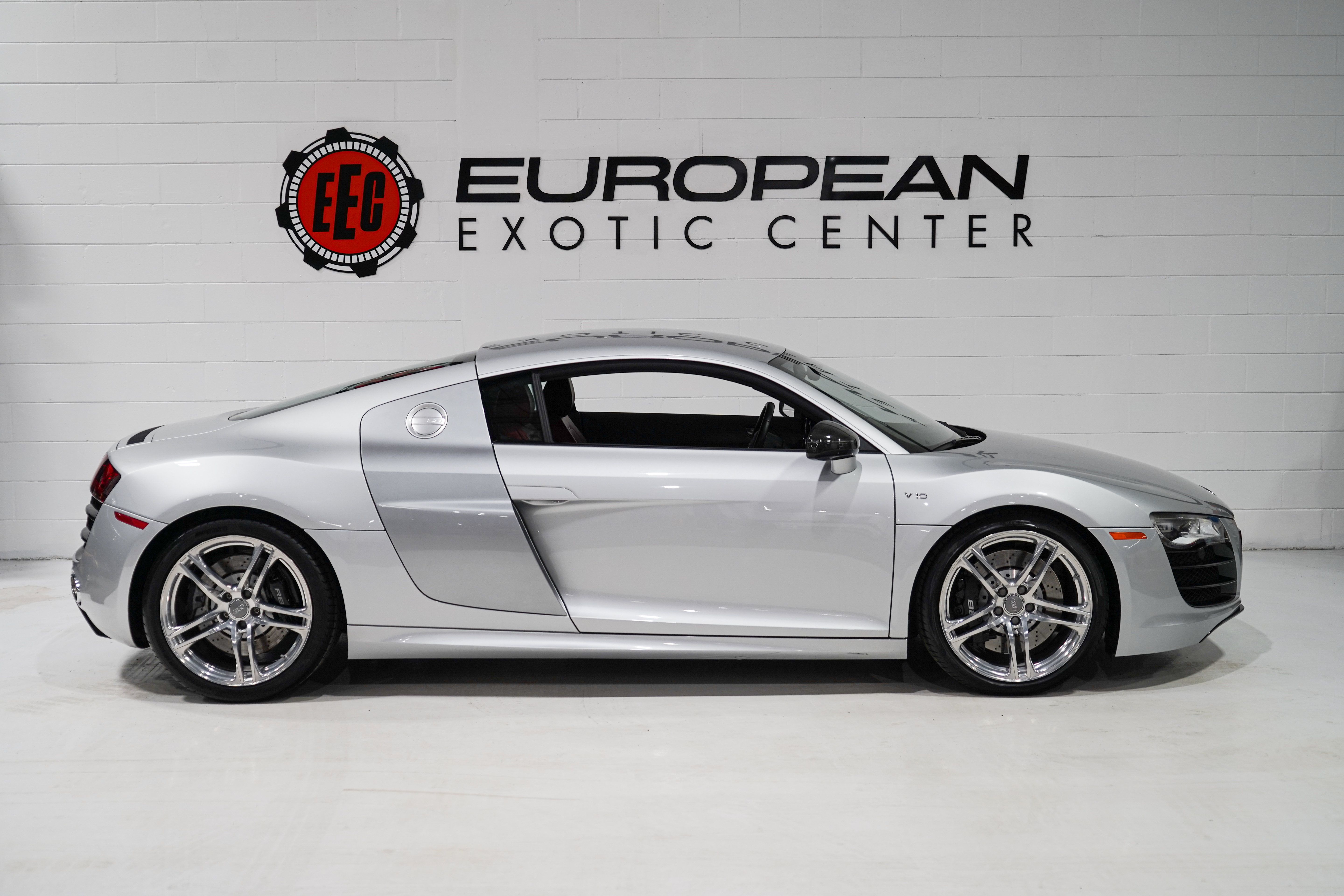 Used 2010 Audi R8 V10 AWD/4WD image 6