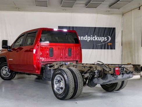 Used 2024 Chevrolet Silverado 3500 LT w/ Convenience Package image 10