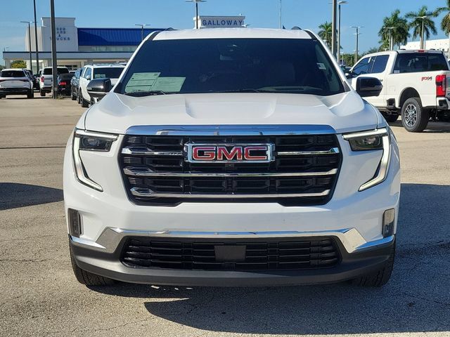 Used 2024 GMC Acadia Elevation w/ Luxury Package FWD image 2