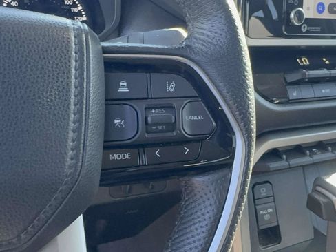 Used 2022 Toyota Tundra SR5 AWD/4WD image 21