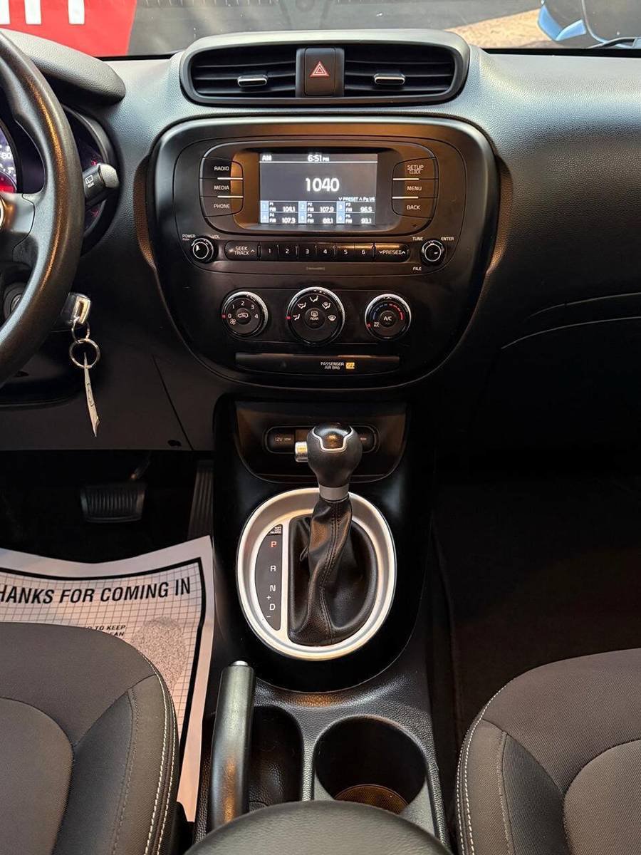 Used 2017 Kia Soul FWD image 16