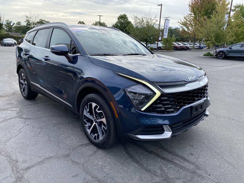 Used 2023 Kia Sportage EX AWD/4WD image 9