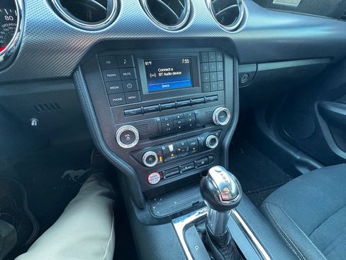 Used 2017 Ford Mustang Coupe RWD image 11
