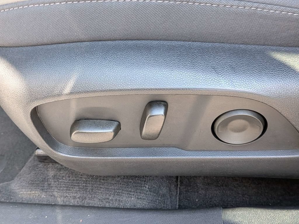 Used 2025 Chevrolet Equinox LT FWD image 21