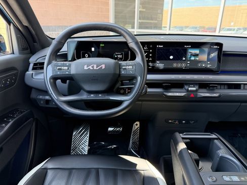Used 2025 Kia EV9 GT-Line AWD/4WD image 16