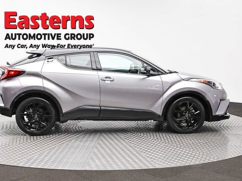 Used 2019 Toyota C-HR Limited FWD image 4