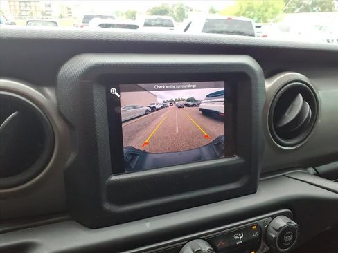 Used 2021 Jeep Gladiator Sport AWD/4WD image 15