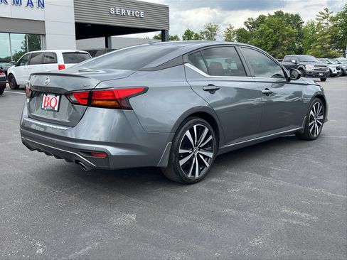 Used 2022 Nissan Altima 2.5 SR FWD image 6