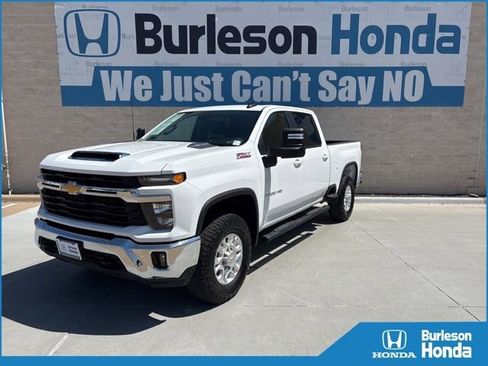 Used 2025 Chevrolet Silverado 2500 LT w/ Convenience Package AWD/4WD image 1