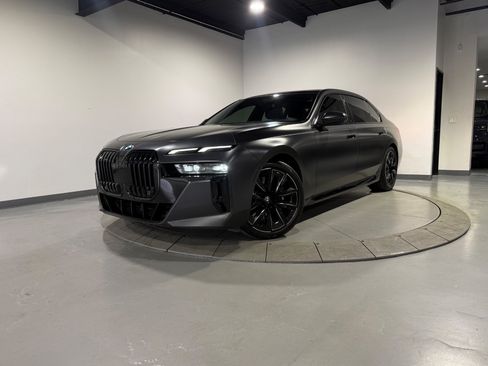 Used 2023 BMW 740i w/ Parking Assistance Package RWD image 2