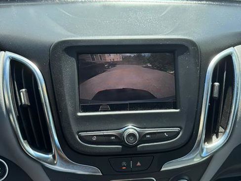 Used 2022 Chevrolet Equinox LT image 24