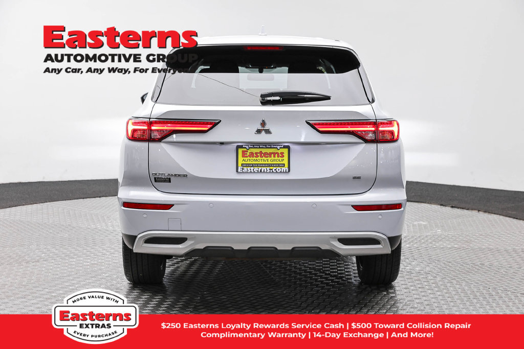 Used 2024 Mitsubishi Outlander SE AWD/4WD image 7