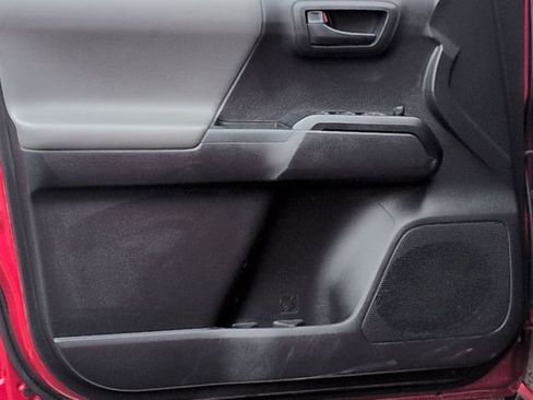 Certified 2022 Toyota Tacoma SR AWD/4WD image 14