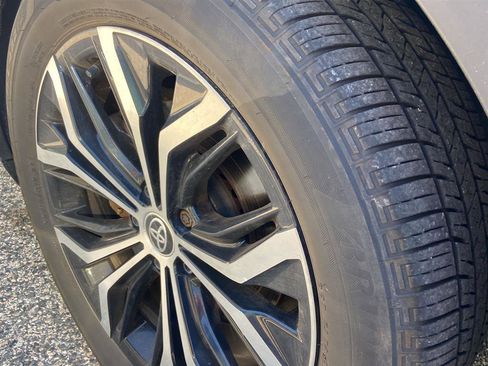 Used 2023 Toyota Crown XLE image 6