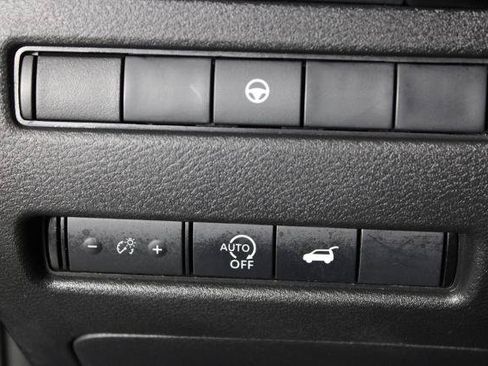 Certified 2024 Nissan Rogue SV FWD image 25