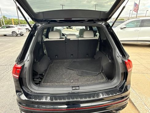 Used 2023 Volkswagen Tiguan SE R-Line AWD/4WD image 28