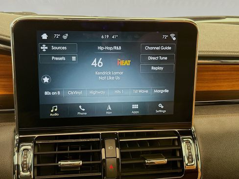 Used 2019 Lincoln Navigator Reserve image 15