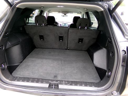Used 2018 Chevrolet Equinox LT image 18