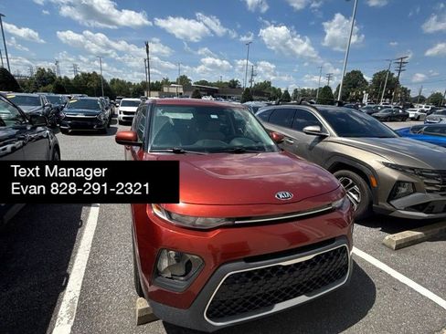 Used 2020 Kia Soul LX FWD image 3