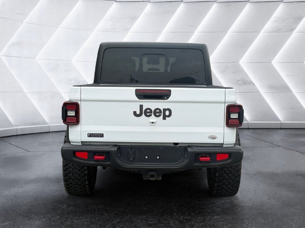 Used 2024 Jeep Gladiator Rubicon w/ Convenience Group AWD/4WD image 5