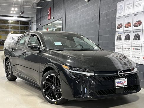 New 2026 Nissan Sentra SR w/ Floor Mat Package FWD image 2