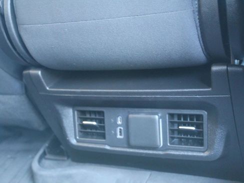 Used 2023 GMC Sierra 1500 SLE image 30