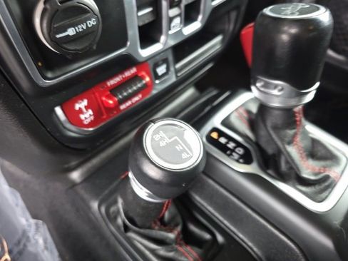 Used 2018 Jeep Wrangler Unlimited Rubicon w/ Dual Top Group image 28