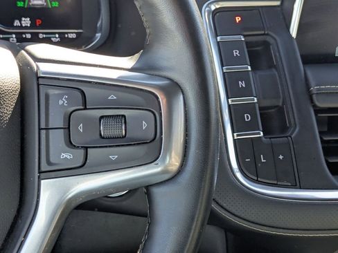 Used 2023 Chevrolet Suburban Premier image 17