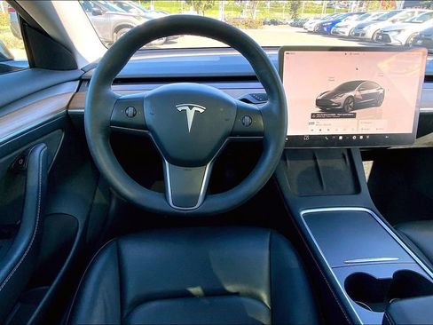 Used 2023 Tesla Model 3 Standard Range image 5