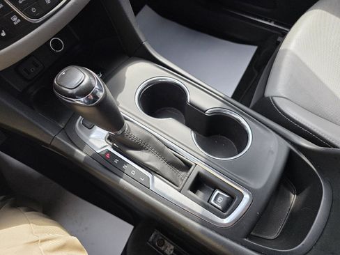 Used 2018 Chevrolet Equinox Premier AWD/4WD image 16