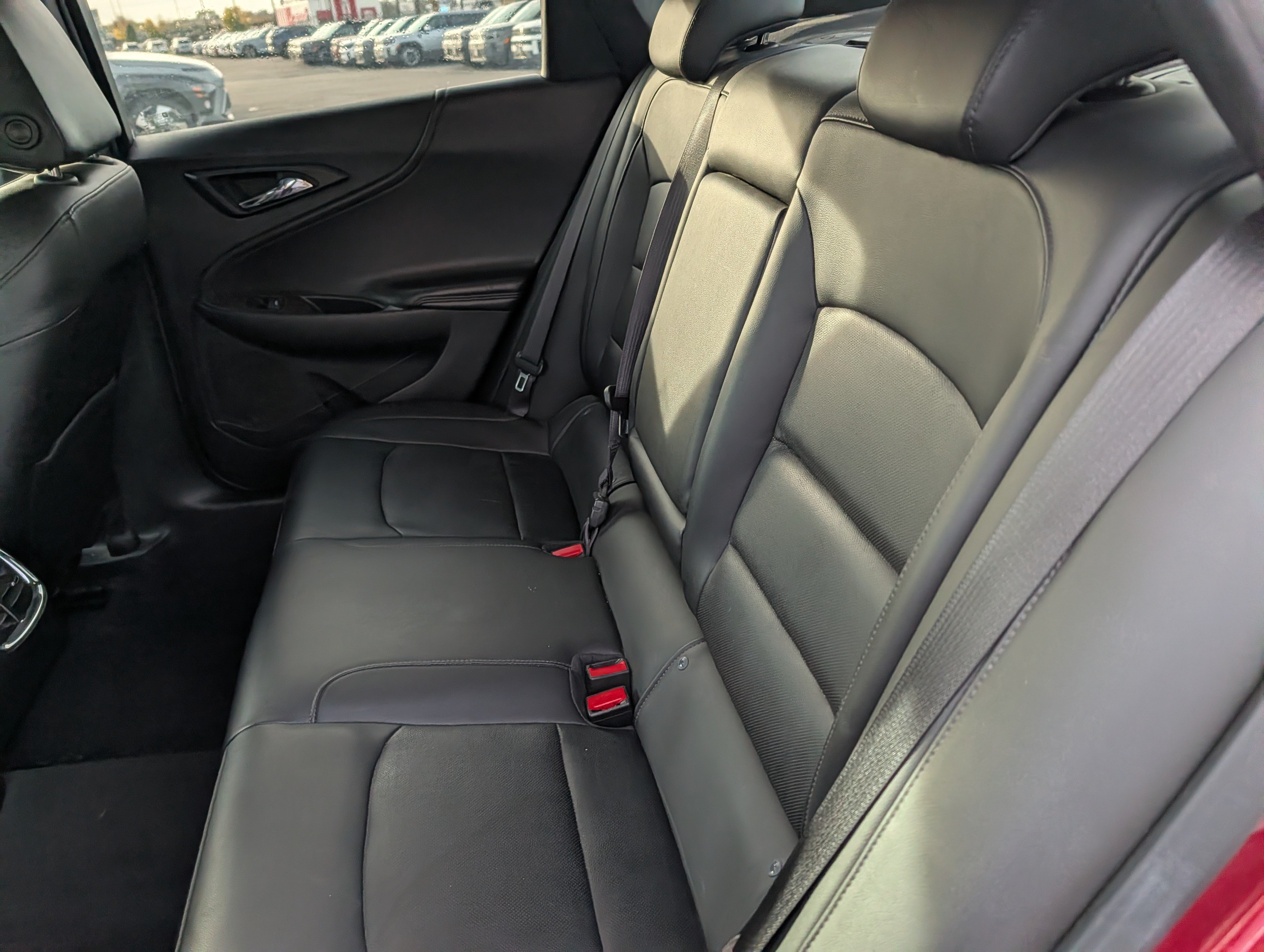 Used 2018 Chevrolet Malibu Premier w/ Premier Sun and Wheel Package FWD image 12