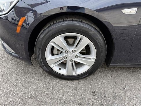 Used 2019 Buick Regal Preferred w/ Sights and Sounds Package image 12