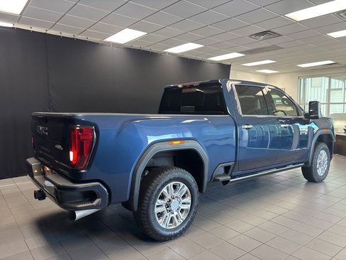 Used 2022 GMC Sierra 2500 Denali w/ Denali Ultimate Package AWD/4WD image 3