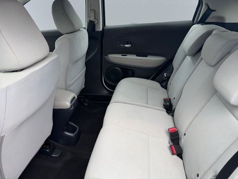 Used 2019 Honda HR-V LX image 18