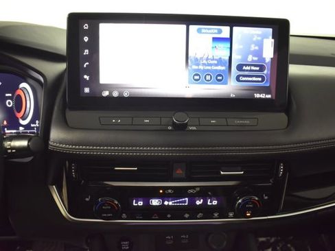 Certified 2025 Nissan Rogue SL w/ SL Premium Package AWD/4WD image 19