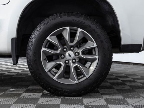 Used 2021 Chevrolet Silverado 1500 RST w/ Convenience Package II AWD/4WD image 43