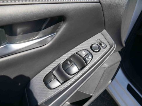 Used 2024 Nissan Sentra SV FWD image 21