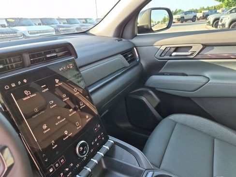 New 2027 GMC Terrain AT4 w/ Convenience Package III AWD/4WD image 28