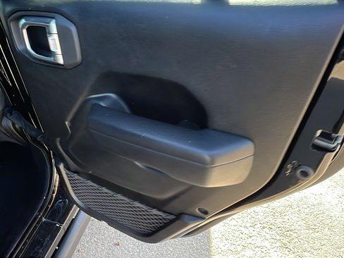 Used 2024 Jeep Wrangler Unlimited Rubicon w/ Convenience Group image 20