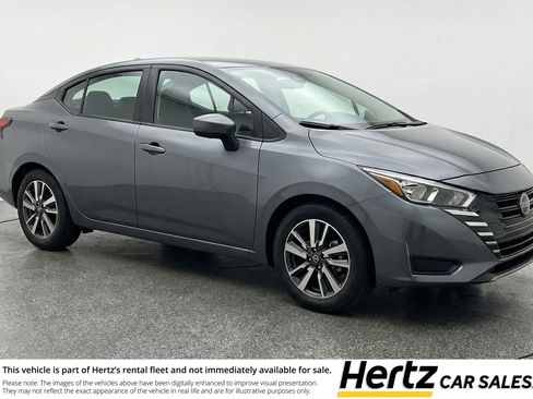 Used 2025 Nissan Versa SV image 1