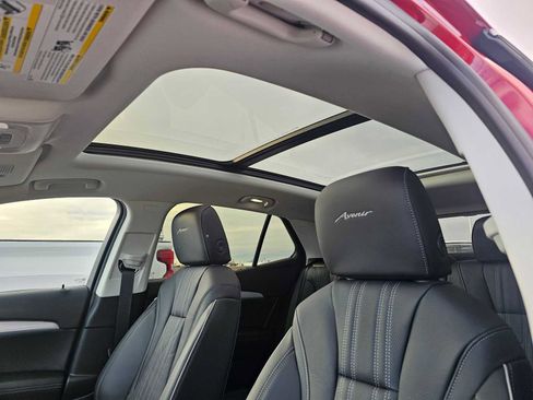 New 2025 Buick Envision Avenir image 22