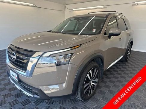 Certified 2024 Nissan Pathfinder Platinum FWD image 25