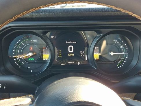 Used 2024 Jeep Wrangler Unlimited image 20