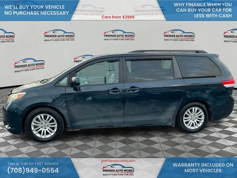 Used 2012 Toyota Sienna XLE image 9