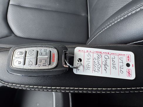 Used 2025 Chrysler Pacifica Select FWD image 21