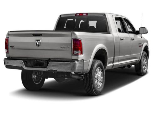 Used 2018 RAM 2500 Laramie w/ Convenience Group AWD/4WD image 5
