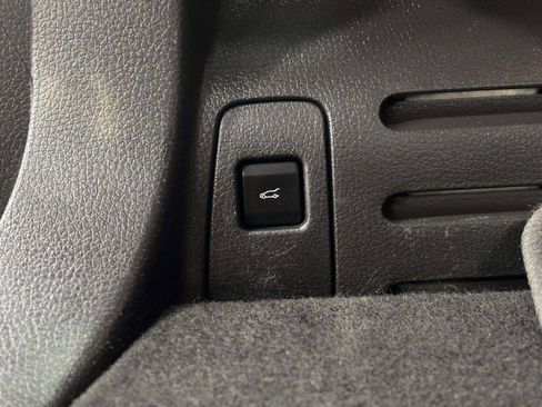 Used 2013 Ford Edge Limited AWD/4WD image 18