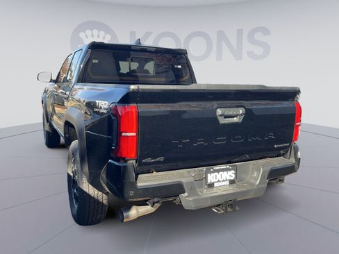 New 2025 Toyota Tacoma TRD Off-Road image 2