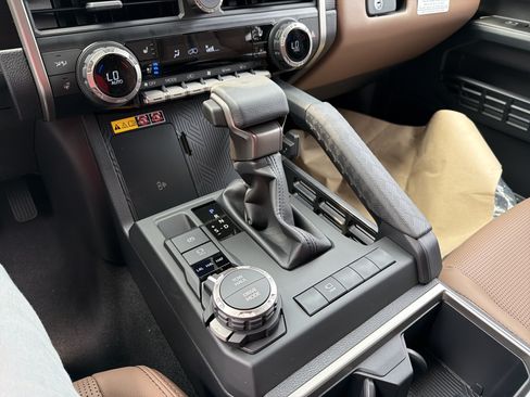 New 2026 Toyota 4Runner Limited AWD/4WD image 25