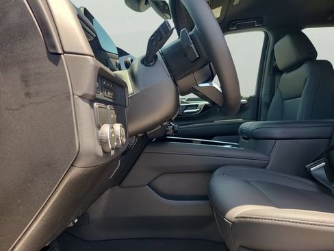 New 2026 Chevrolet Suburban LT w/ Comfort Package RWD image 24